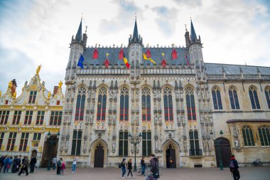 Bruges, Belçika-17 Nisan 2017: UNESCO Dünya Mirası tarihi kenti Bruges, Belçika 'da Belediye Binası