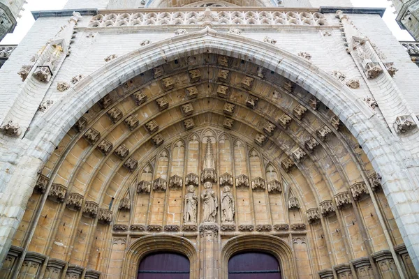 Gent Belgien April 2017 Statyer Helgon Vid Ingången Till Katedralen — Stockfoto