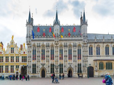 Bruges, Belçika-17 Nisan 2017: UNESCO Dünya Mirası tarihi kenti Bruges, Belçika 'da Belediye Binası