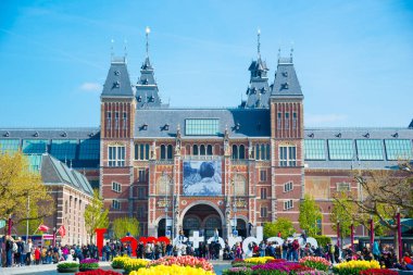 Amsterdam, Hollanda-20 Nisan 2017: IAMSTERDAM kelime ile Rijksmuseum Amsterdam müze alanı Nisan 2017 yılında Amsterdam, Hollanda gösterilir.