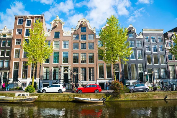 암스테르담 네덜란드 2017 암스테르담 운하와 네덜란드 유럽의 수도에서 전형적인 네덜란드 — 스톡 사진