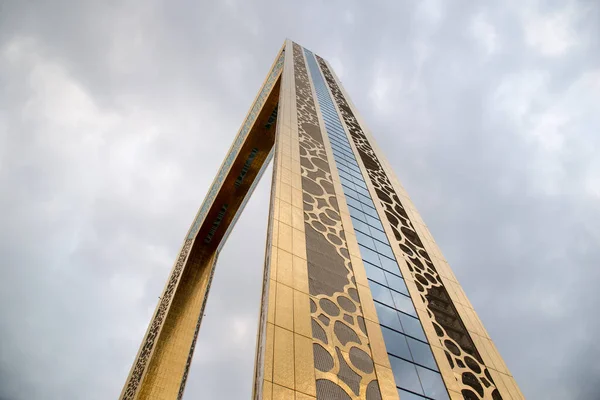 Goldener Dubai Rahmen Neue Attraktion Dubai Amazing Architecture Dubai Vereinigte lizenzfreie Stockbilder