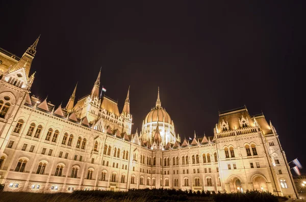 Budapest Ungarn Februar 2016 Nachtansicht Des Ungarischen Parlaments Budapest Ungarn — Stockfoto