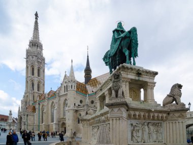 BUDAPEST, HUNGARY - 20 Şubat 2016: Budapeşte 'deki St. Matthias Kilisesi. Macaristan 'daki ana tapınaklardan biri..