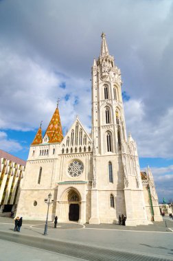 Budapeşte, Macaristan - 20 Şubat 2016: Budapeşte, Macaristan 'ın Budapeşte kentindeki Matthias Kilisesi