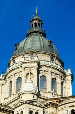 BUDAPEST, HUNGARY - 22 Şubat 2016: Aziz Stephen Bazilikası Budapeşte, Macaristan 'da bulunan bir Roma Katolik bazilikasıdır. Adını Macaristan 'ın ilk kralı Stephen' ın anısına almıştır..