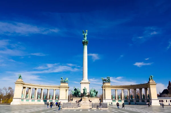 Budapest Hungria Fevereiro 2016 Monumento Milênio Praça Dos Heróis Hosok — Fotografia de Stock