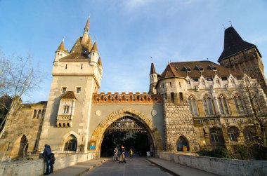 Vajdahunyad Şatosu, Macaristan 'ın Budapeşte kentinde yer alan bir kaledir..