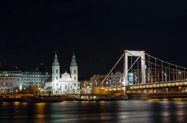 Budapest Magyarország 2016 Február Erzsébet Híd Éjszakai Látképe Budapesten — Stock Fotó