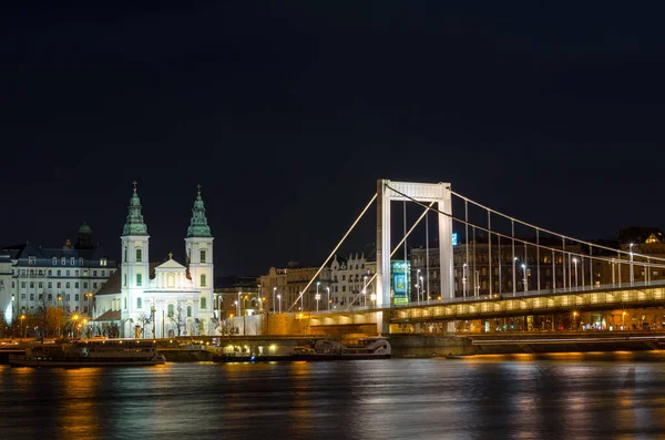 Будапест Хангария Февраля 2016 Ночной Вид Мост Елизаветы Будапеште Венгрия — стоковое фото