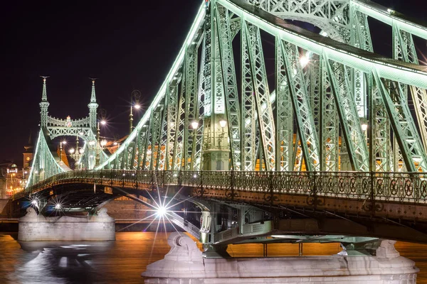 Budapest Magyarország 2016 Február Éjszakai Kilátás Szabadság Hídra Szabadság Híd — Stock Fotó