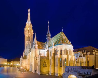 BUDAPEST, HUNGARY - 20 Şubat 2016: Budapeşte 'deki St. Matthias Kilisesi. Macaristan 'daki ana tapınaklardan biri..