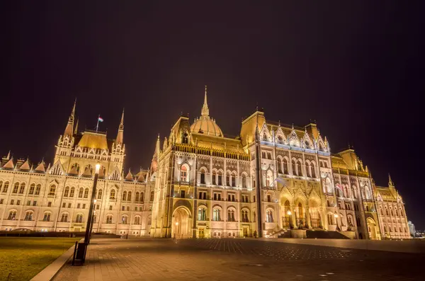 Budapest Ungarn Februar 2016 Nachtansicht Des Ungarischen Parlaments Budapest Ungarn — Stockfoto