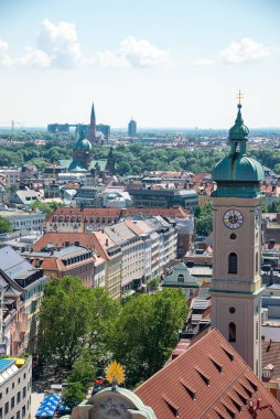 Münih, Almanya - 7 Haziran 2016: Münih, Bavyera, Almanya 'nın Eski Şehir mimarisinin manzaralı hava manzarası