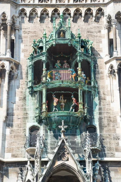 München Tyskland Juni 2016 Färgglada Dockor Dansar Klockan Den Nya — Stockfoto