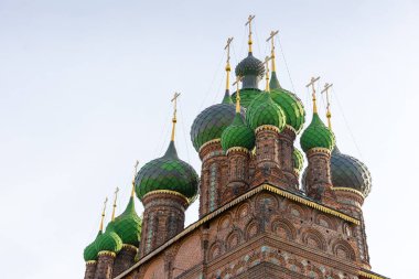 Aziz John Vaftizci Kilisesi 'nin kubbeleri. Yaroslavl şehri, Rusya 'nın altın yüzüğü..