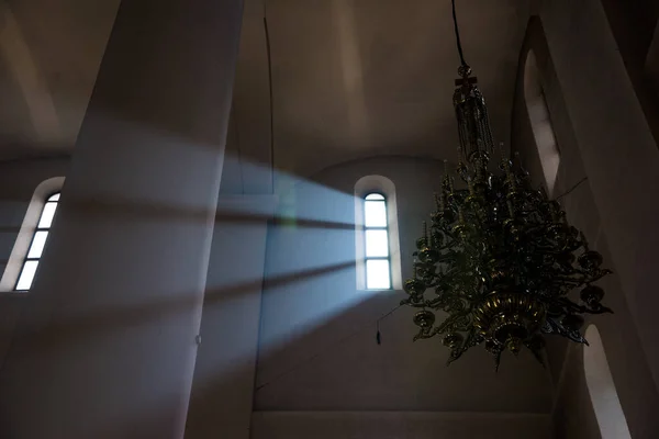 정교회내에서 빛줄기 — 스톡 사진