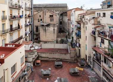 Barselona, İspanya - 20 Eylül 2014: Barselona 'daki evlere manzara