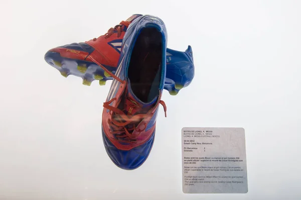 Barcelona Spanien September 2014 Lionel Messi Fotbollsskor Barcelona Museum Han Stockfoto