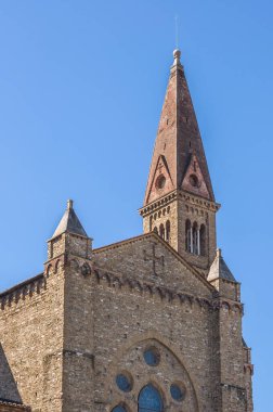 Santa Maria Novella Bazilikası. Tren istasyonundan görüntü. Floransa, İtalya.