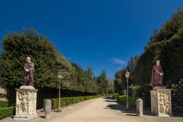 Dos Antiguas Esculturas Los Jardines Boboli Son Una Las Obras —  Fotos de Stock