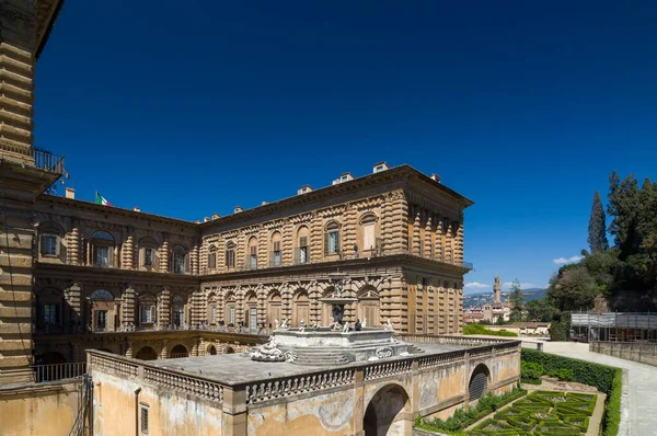 Fasad Pitti Palace Med Fontän Och Boboli Gardens Unesco Världsarv — Stockfoto