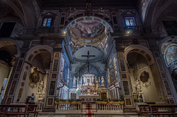 Интерьер Алтарь Кьеза Огниссанти Церковь Святых Францисканская Церковь Флоренции Тоскана — стоковое фото
