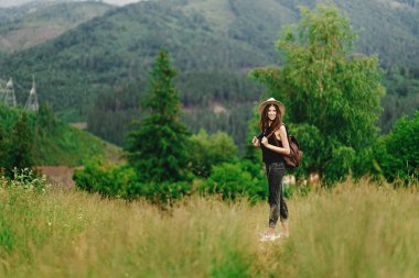  Hipster kadın sırt çantası ile