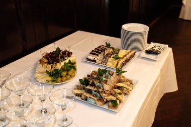 dekore edilmiş lüks büfe