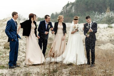 Gelin ve damat sağdıç ve nedime ile