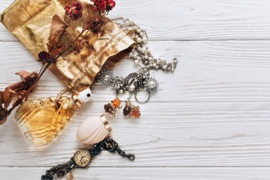 lüks takı parfüm ve izle