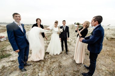 Gelin ve damat sağdıç ve nedime ile