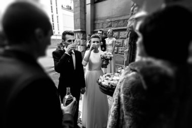mutlu gelin ve damat kızartma