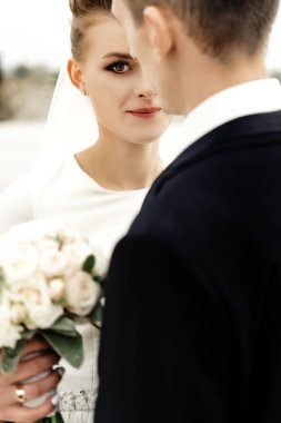  seyir gelin ve damat kumlu sahilinde 