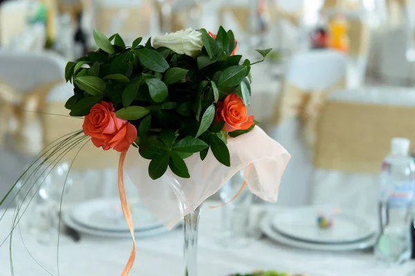 Bouquet con rose arancioni — Foto Stock