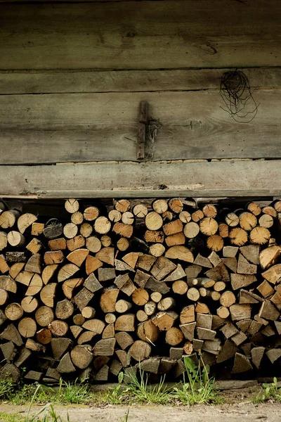 Elementos de la antigua casa ucraniana de madera — Foto de Stock