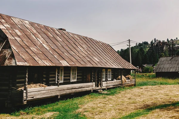 Cabine velha casa de madeira — Fotografia de Stock