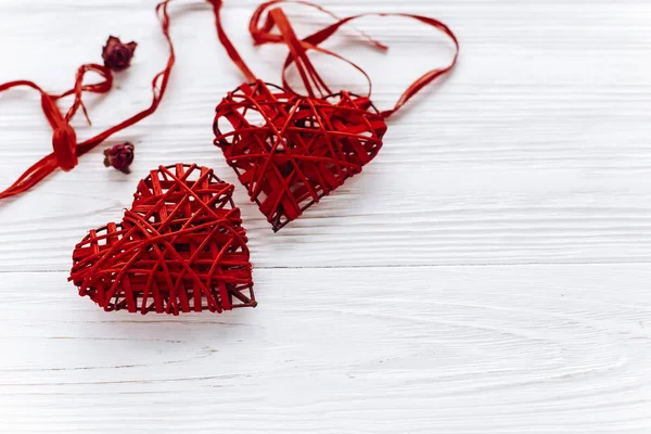 Concepto de San Valentín. corazones elegantes —  Fotos de Stock