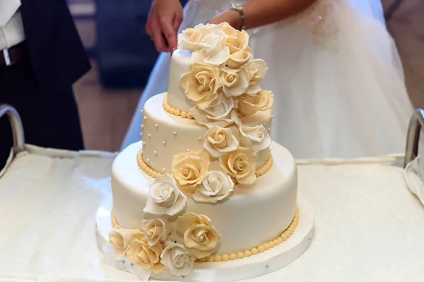 Pastel de boda de lujo — Foto de Stock