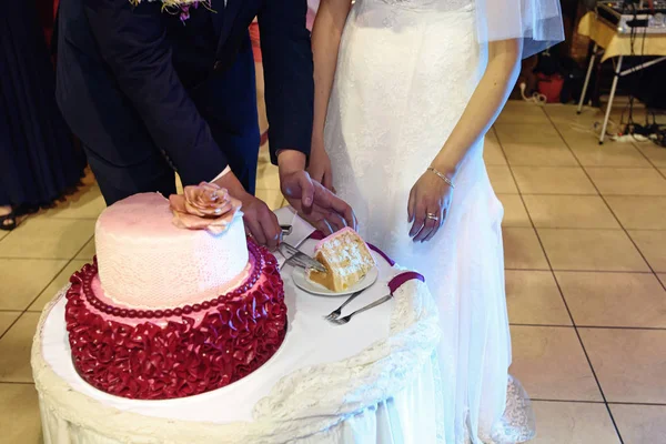 Luxury wedding cake — Stock Photo, Image