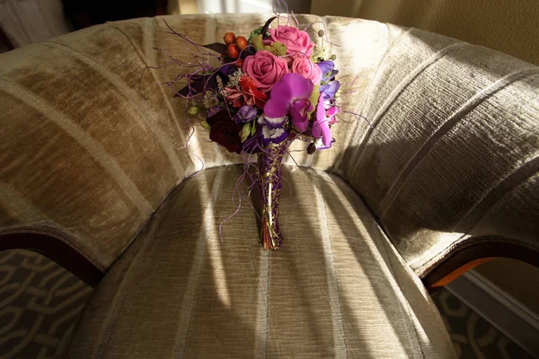 Stylový netradiční svatební kytice — Stock fotografie