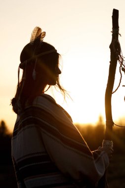 Kızılderili kadın şaman 