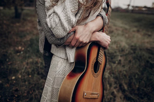 Hipster musician couple — Stock Photo, Image