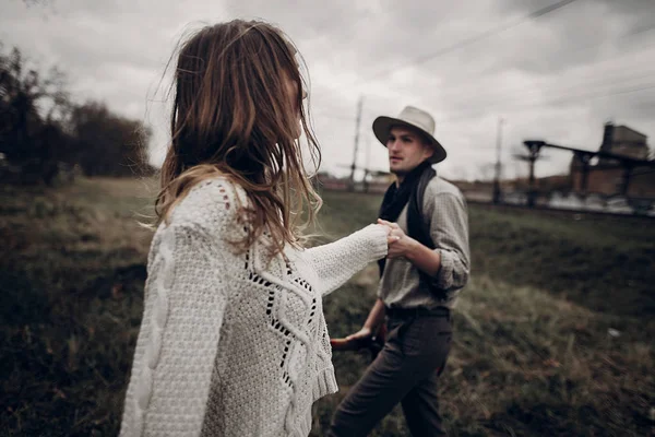 Pareja hipster romántico —  Fotos de Stock