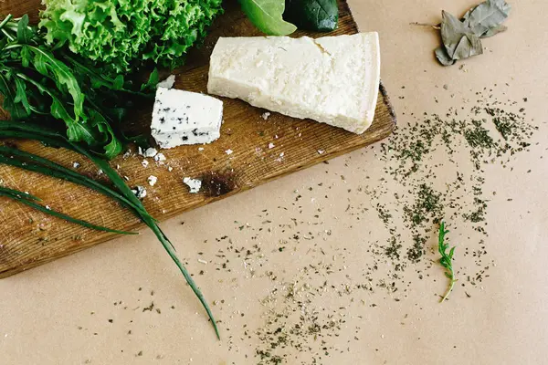 lezzetli taze salata roka ıspanak