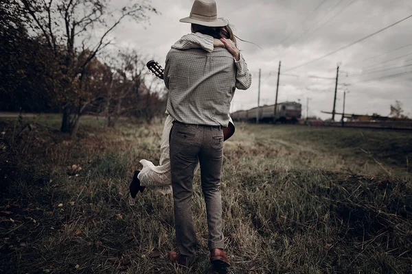 Romantic indie hipster couple — Stock Photo, Image