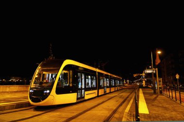 Modern tramvay kentsel ulaşım
