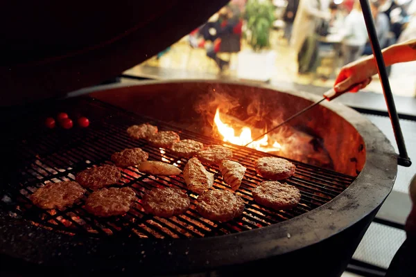 Ízletes hús grillezés — Stock Fotó