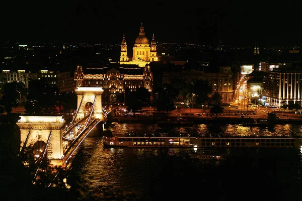 Incrível vista noturna da ponte — Fotografia de Stock