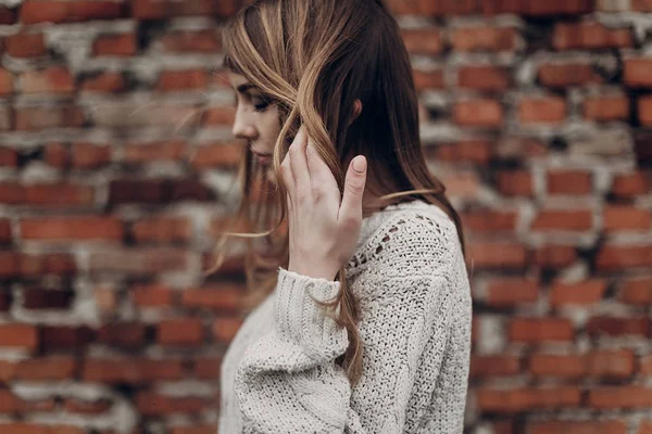 Beautiful brunette hipster woman — Stock Photo, Image